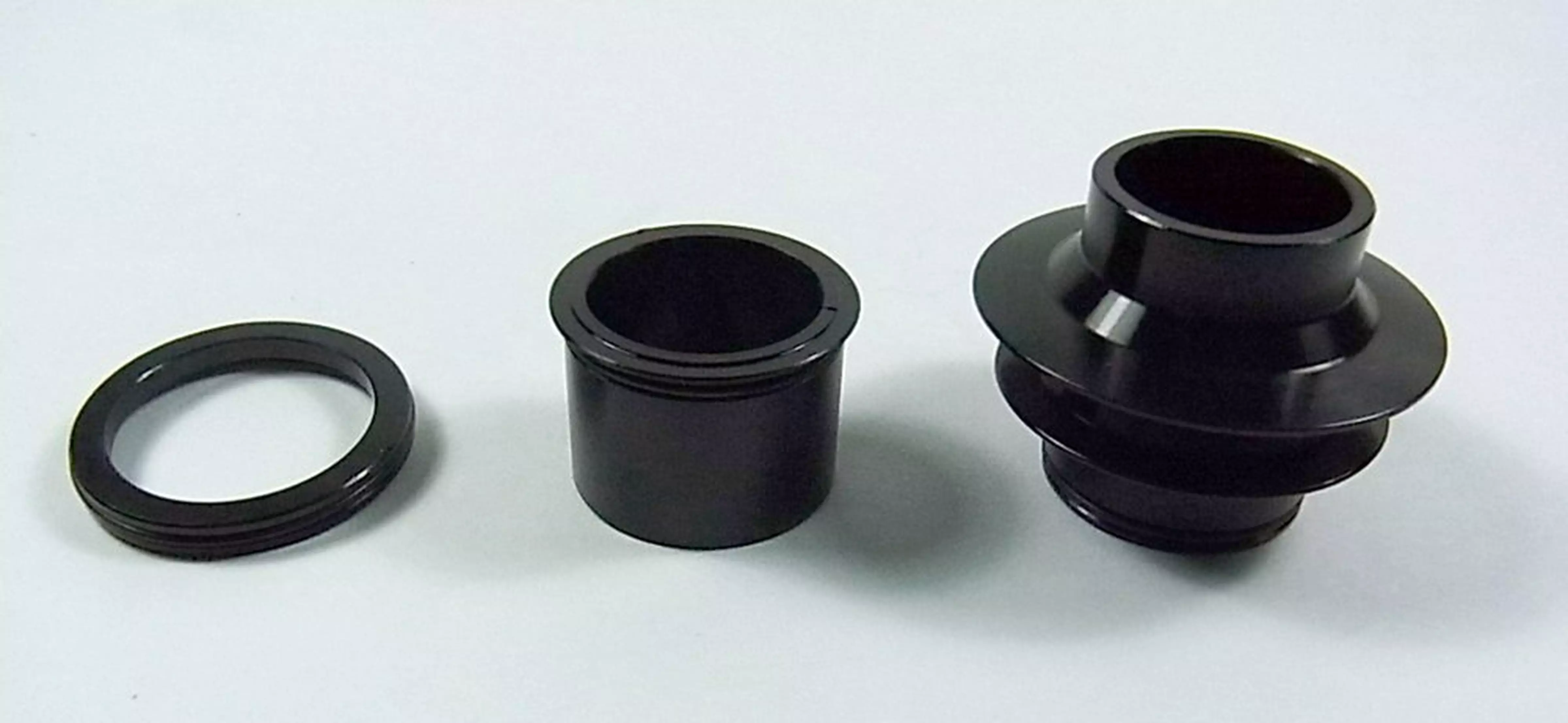 Sada koncoviek 20 mm pre pevnú osku pre predný náboj Roval Low-Flange Mountain 07 (LFM07) Sada koncoviek 20 mm pre pevnú osku pre predný náboj Roval Low-Flange Mountain 07 (LFM07)